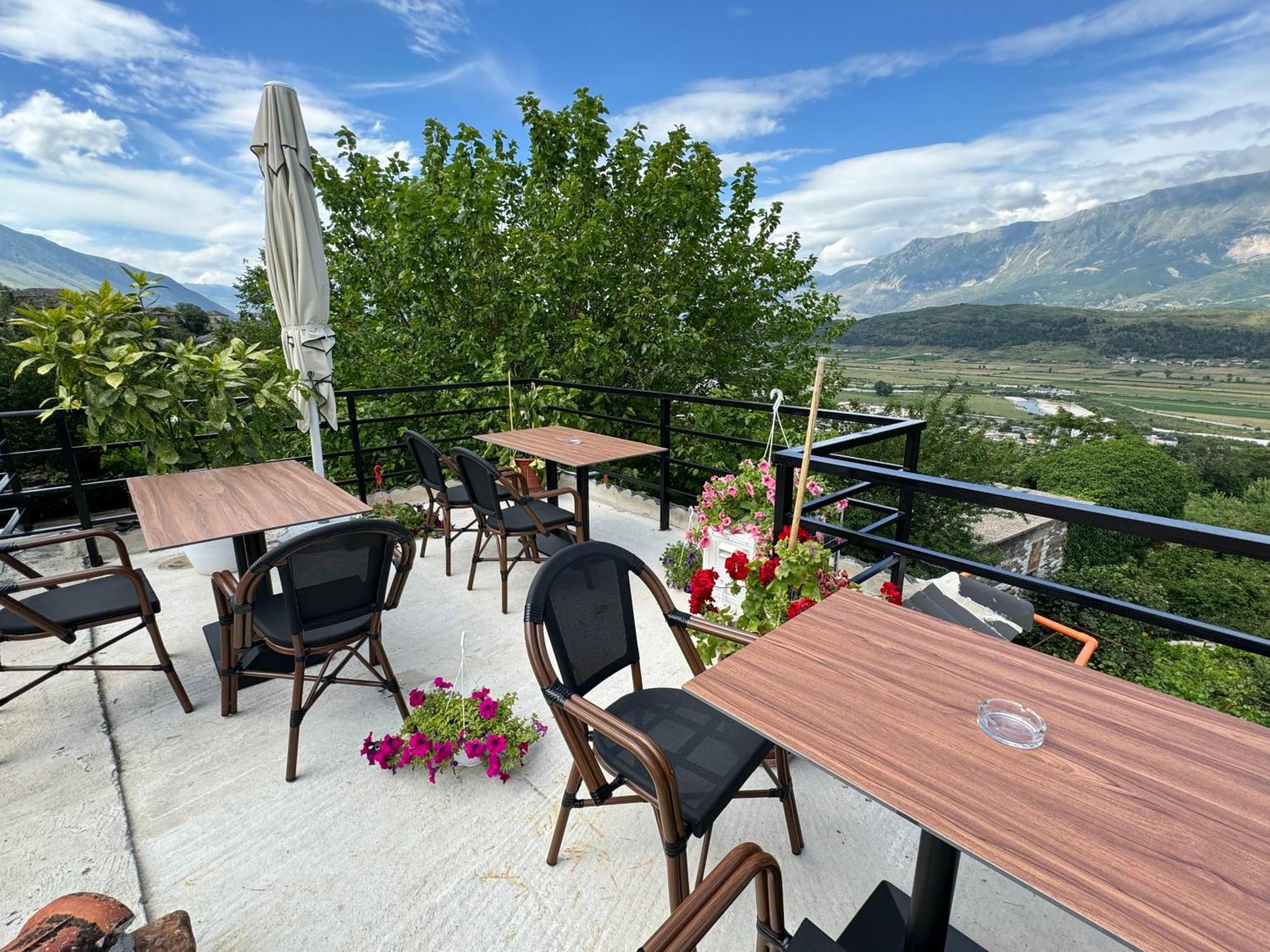 Guva Guest House Gjirokastër Eksteriør bilde